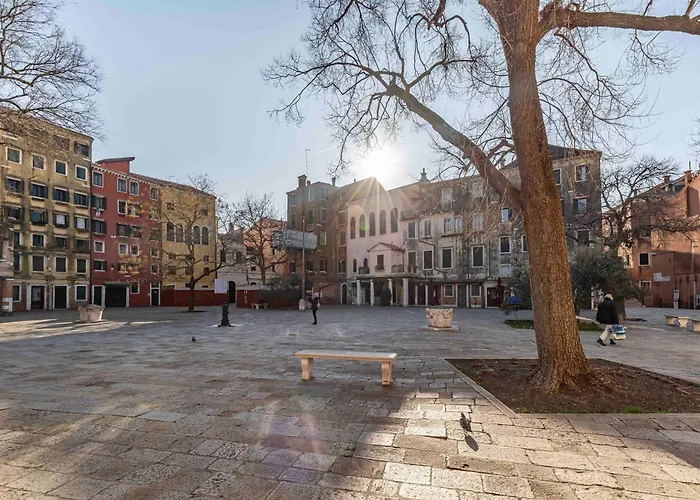 Ca' Leoncino - Venice canal front apartment